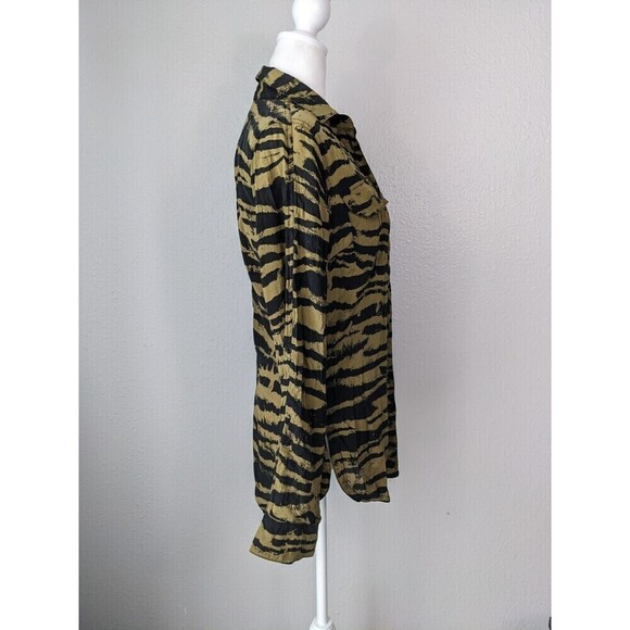 BEBE SILK BUTTON DOWN SHIRT TOP SIZE XS Animal Print Oversized Collared N16 - Picture 2 of 8